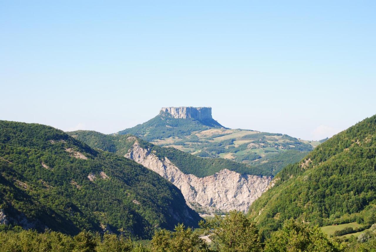 مبيت وإفطار Bebbio Casale Monte Valestra المظهر الخارجي الصورة