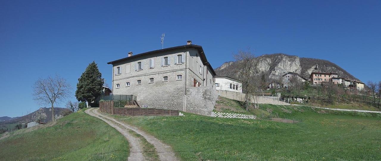 مبيت وإفطار Bebbio Casale Monte Valestra المظهر الخارجي الصورة