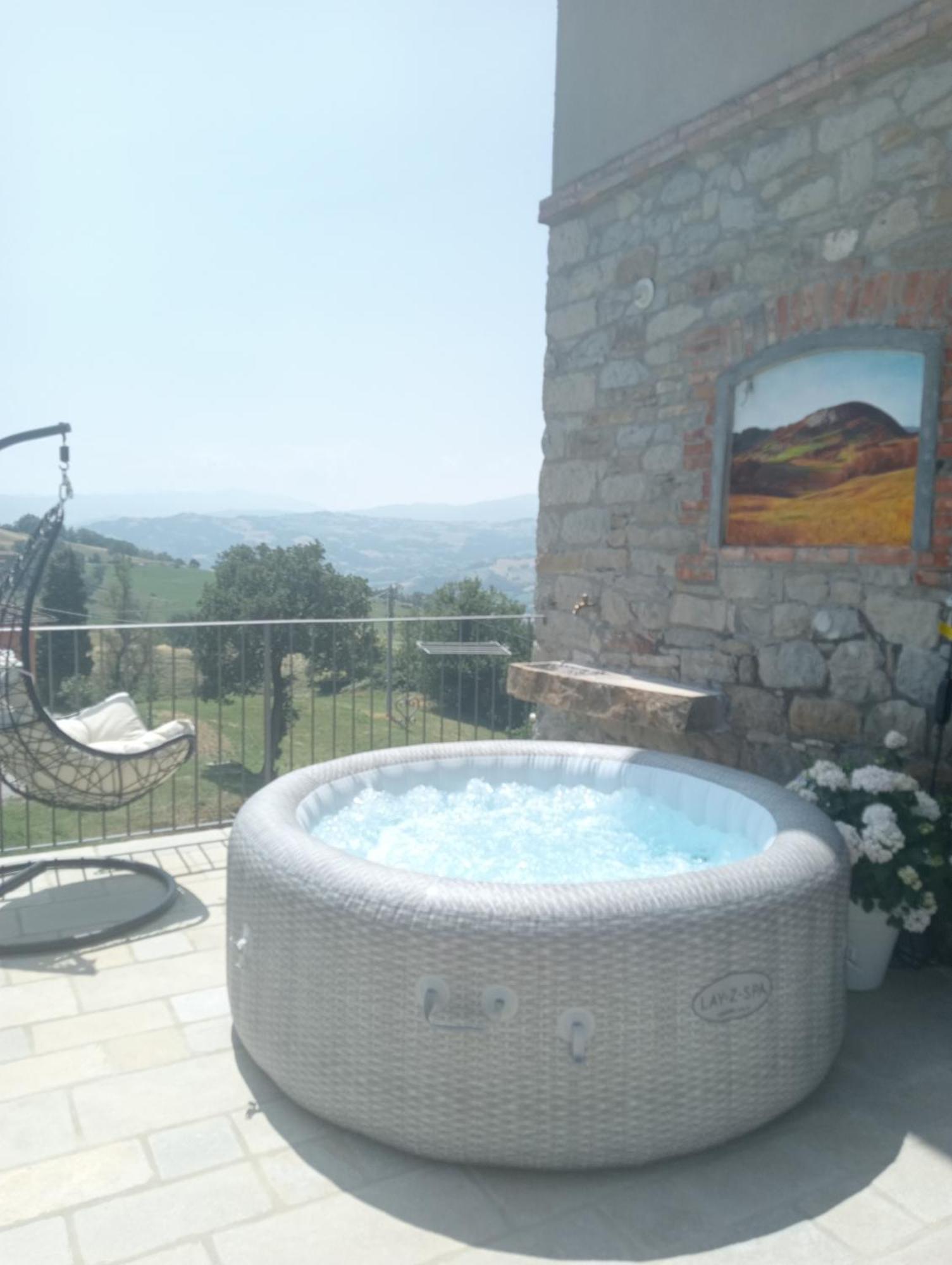 مبيت وإفطار Bebbio Casale Monte Valestra الغرفة الصورة