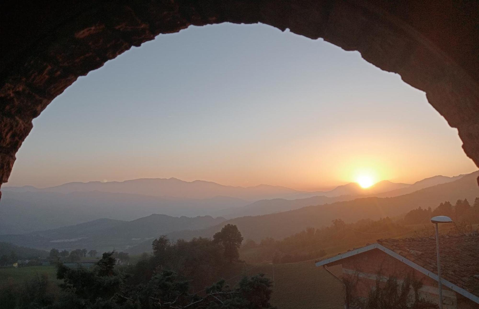 مبيت وإفطار Bebbio Casale Monte Valestra الغرفة الصورة